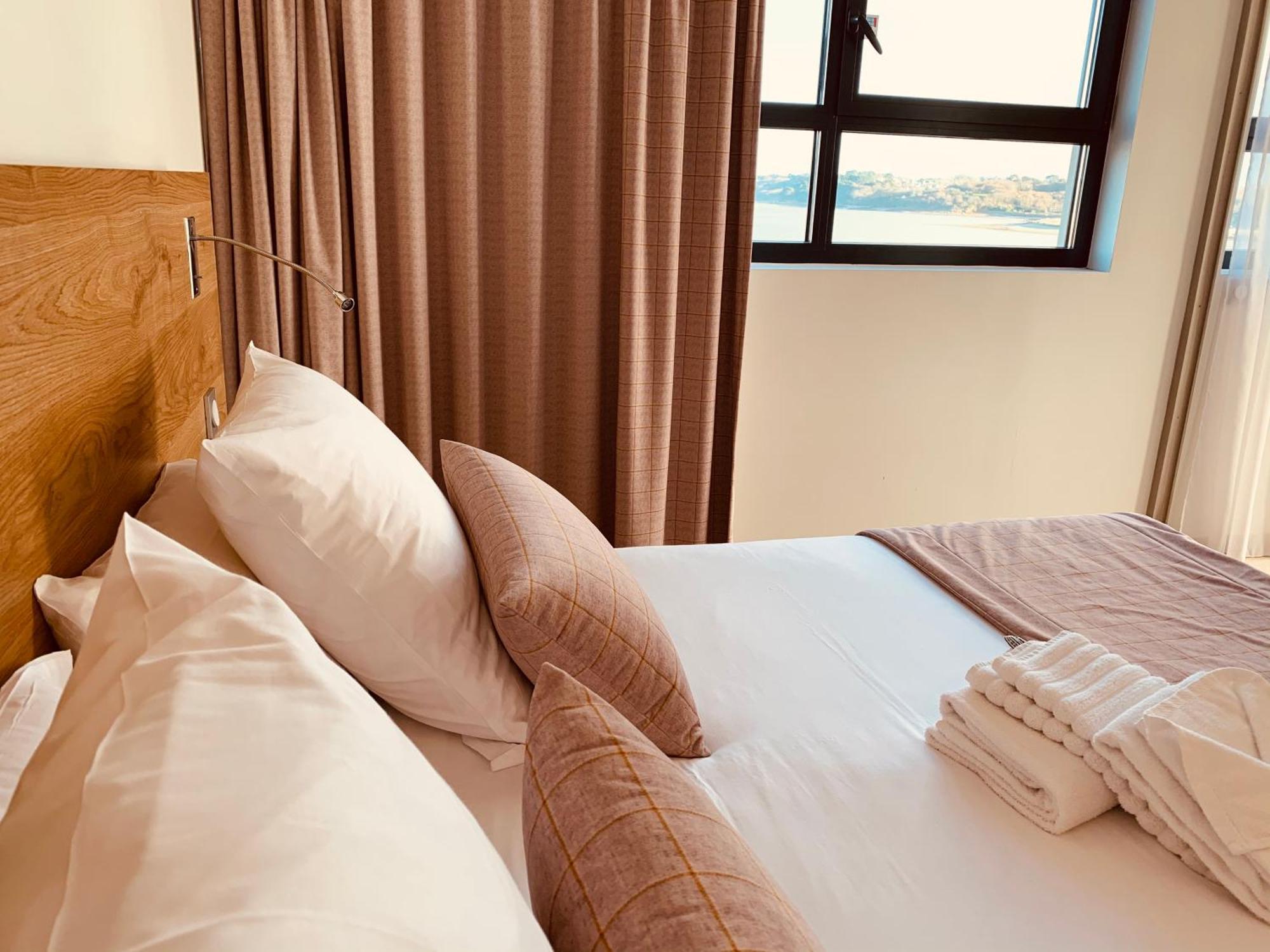 Le Nautica Hotel Перро-Гирк Экстерьер фото