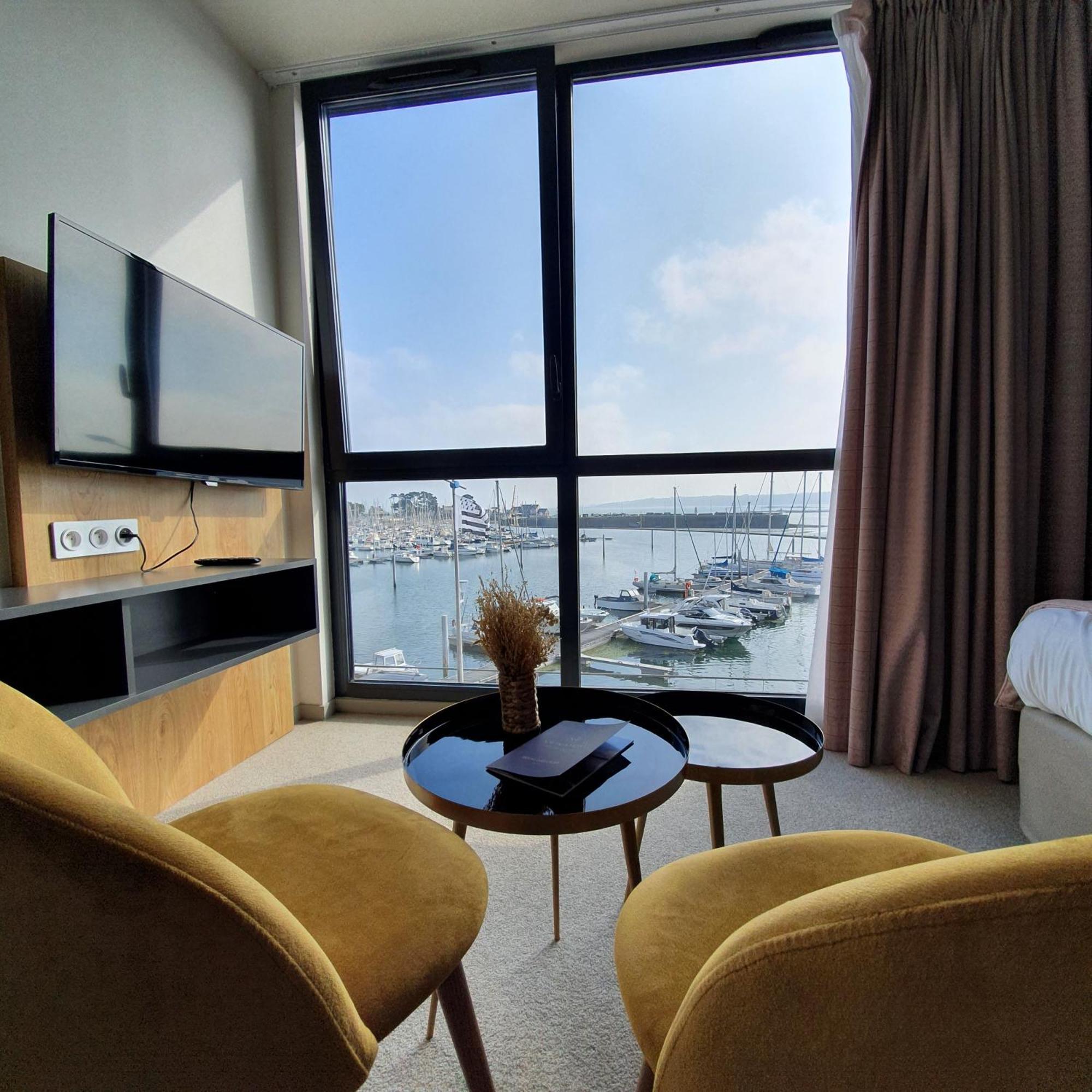 Le Nautica Hotel Перро-Гирк Экстерьер фото